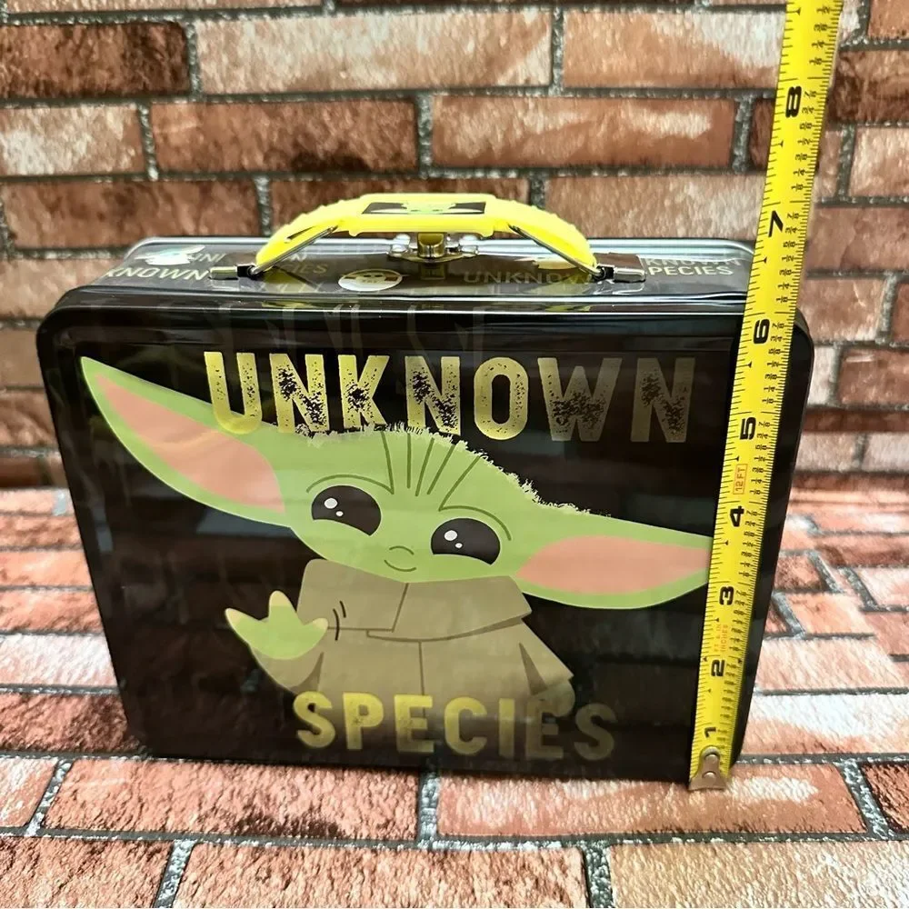 Star Wars Mandalorian The Child Yoda UNKNOWN SPECIES Box Tin